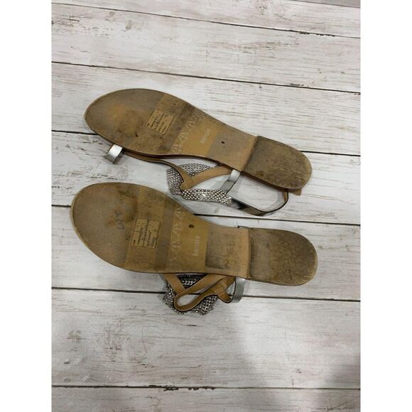 Kensie 9.5 Metallic Silver Tommie Toe Ring Sandals - Picture 8 of 8